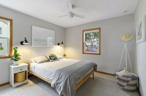 3 bedrooms, desk, iron/ironing board, travel cot