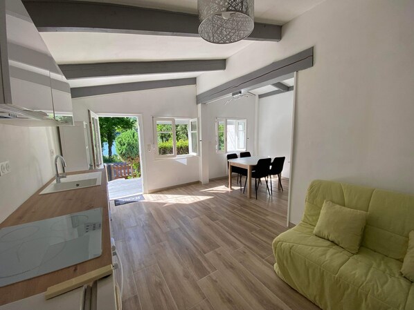 TV - Maison Face au Bord du lac de Charmes (Changey)