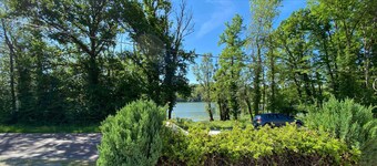 Maison Face au Bord du lac de Charmes