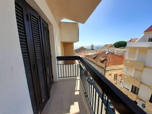 Property grounds - A Casa de Sesimbra com VISTA MAR by Trip2Portugal (Sesimbra)