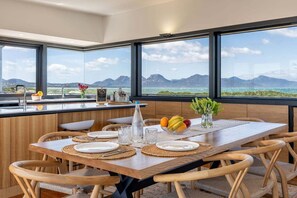 Dining - Elements - Freycinet Holiday Houses (Dolphin Sands)