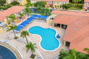 Outdoor pool - Cozy Modern Townhome near Disney (Kissimmee)