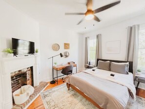 9 bedrooms, desk, iron/ironing board, free WiFi