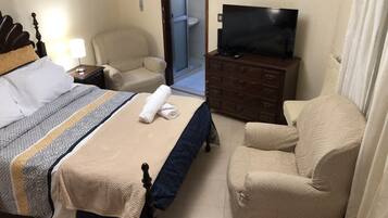 2 habitaciones, tabla de planchar con plancha y cuna de viaje