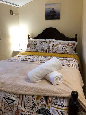 2 bedrooms, iron/ironing board, travel cot, free WiFi