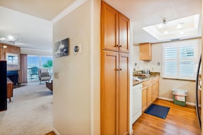 Interior - Pelican Pointe 3B - Two Beach Front Balconies, Breathtaking Views! (Indian Shores)