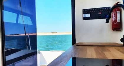 houseboat waterfront sleepandboat