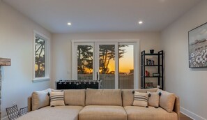 TV, fireplace, foosball, offices - Riviera - Pacific Grove House - New Modern Luxury (Pacific Grove)