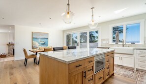 Interior - Riviera - Pacific Grove House - New Modern Luxury (Pacific Grove)