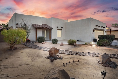 Private Desert Oasis / Pool, Arcade, Grill & RV Parking / 4 bedroom 2 bath Home