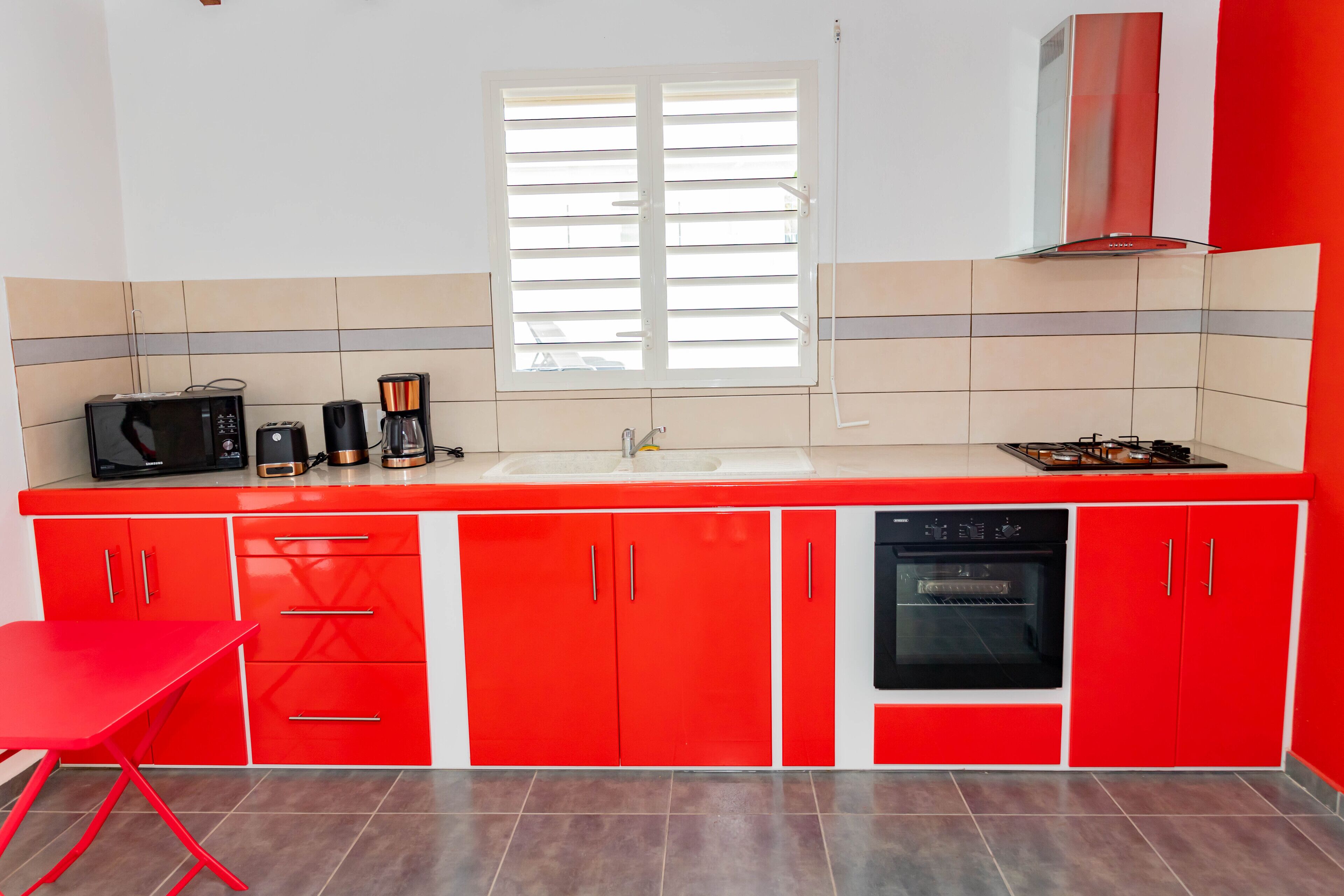 Vila Comfort, 2 kamar tidur, teras, di pinggir kolam renang | Dapur pribadi | Lemari es besar, microwave, oven, dan kompor
