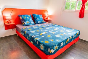 Comfort-Villa, 2 Schlafzimmer, Terrasse, Poolseite | 2 Schlafzimmer, hochwertige Bettwaren, Select-Comfort-Betten
