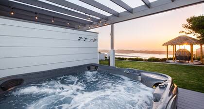 Serenity Wave -Tropical Oceanview Oasis