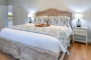 4 bedrooms, desk, iron/ironing board, travel cot