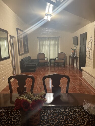 2 bedroom 1 bath home. In the heart of madera.