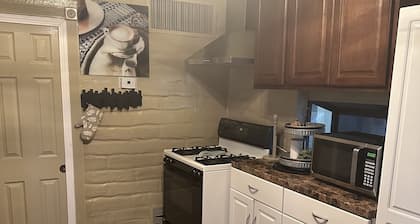 2 bedroom 1 bath home. In the heart of madera.
