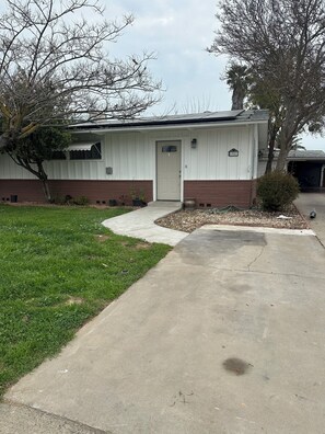 Unclassified image, 5 of 21, button - 2 bedroom 1 bath home. In the heart of madera. (Madera)