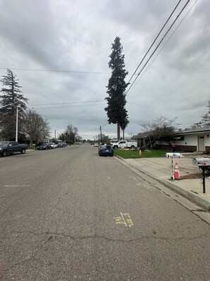 Unclassified image, 2 of 21, button - 2 bedroom 1 bath home. In the heart of madera. (Madera)