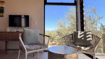 In-room safe, iron/ironing board, free WiFi, bed sheets