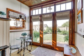 Interior - Downtown Essex Apartment - Steps to River! (Essex)