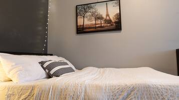 1 bedroom, desk, iron/ironing board, free WiFi