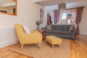 Cottage, 2 Bedrooms (Da Cottage) | Egyptian cotton sheets, premium bedding, Select Comfort beds - Croft 4 - Self- Catering Accommodation (Strath)