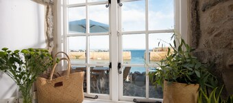 Tides Reach -  Mousehole Harbourside - Free WiFI - Spectacular Views