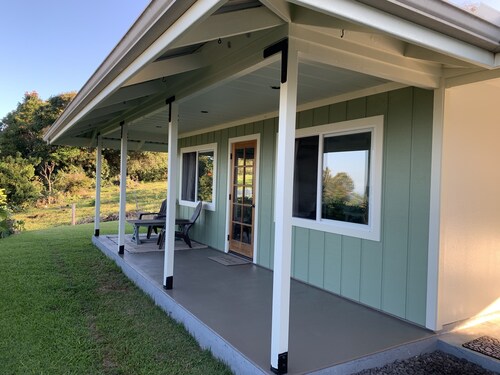 Holualoa Country Home - Ohia, 2 bed 1 bath  with a sunset view