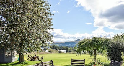 Impressive larger house, decorated to a very high standard.