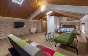 3 bedrooms, free WiFi, bed sheets