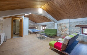 3 bedrooms, free WiFi, bed sheets