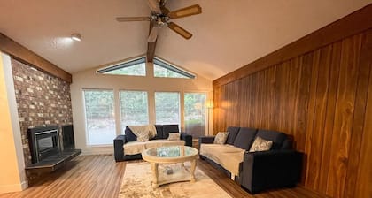 Beautiful farm house with a ton of space and a Sauna . Family friendly