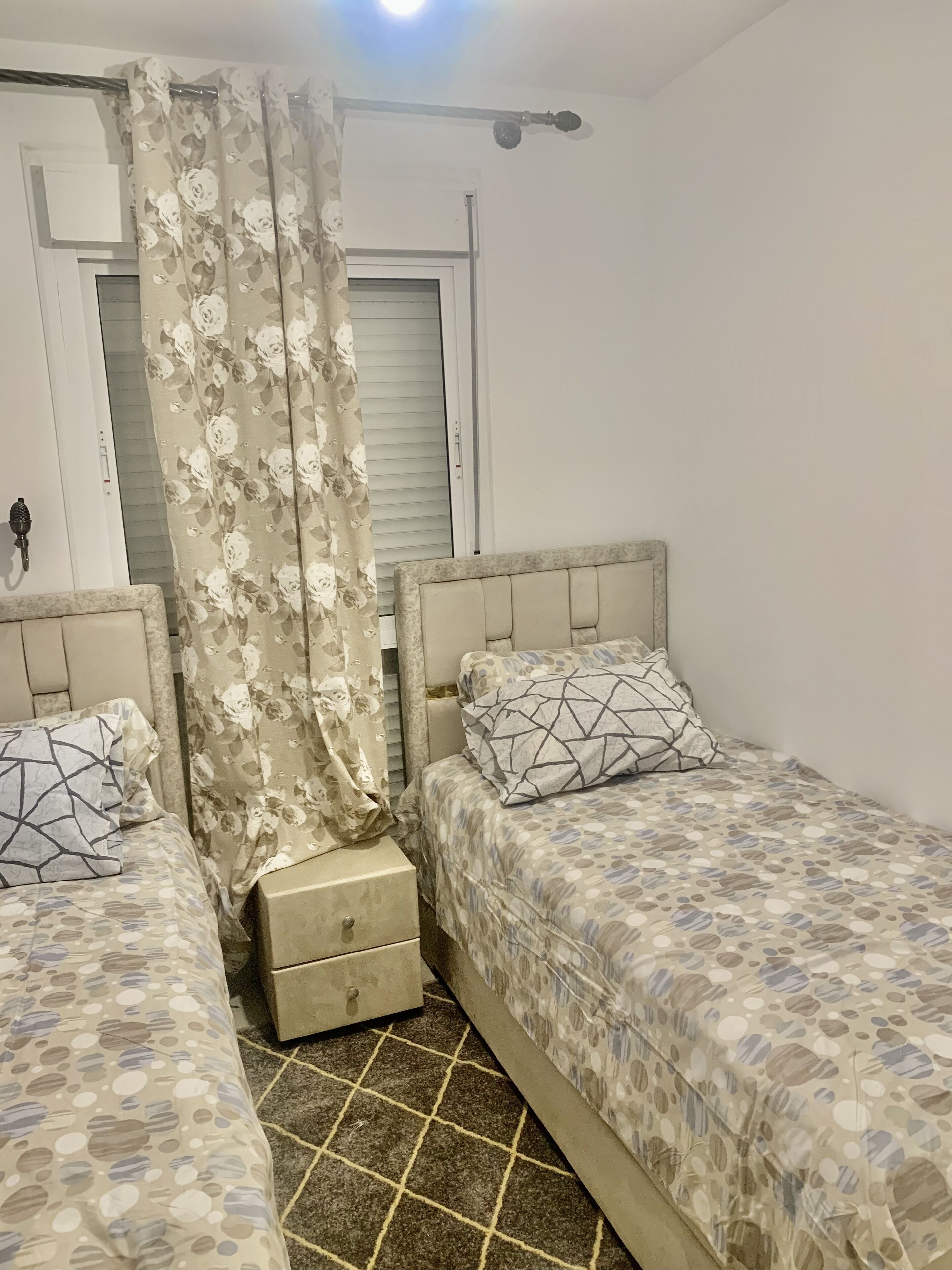 2 makuuhuonetta, silitysrauta/-lauta, ilmainen Wi-Fi, vuodevaatteet