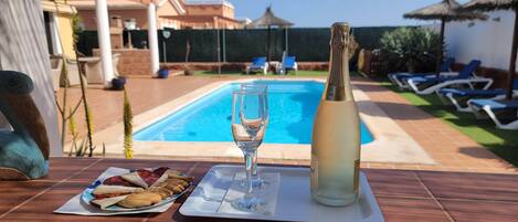 Ulkouima-allas, lämmitetty uima-allas