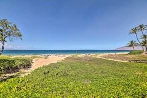 靠近海滩