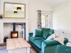 Fireplace - 2 bedroom accommodation in Hayton (Hayton)