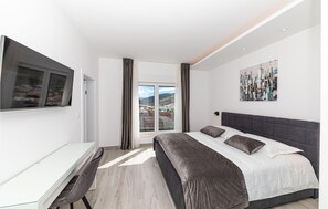 5 chambres, lit parapluie, Wi-Fi gratuit, draps fournis