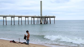 Vlak bij het strand, wit zand, 20 strandbars