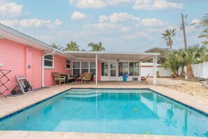 Et oppvarmet basseng