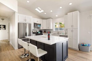 House, Multiple Beds, Pool Access, Mountain View (Desert Hideaway) | Private kitchen | Fridge, microwave, oven, stovetop