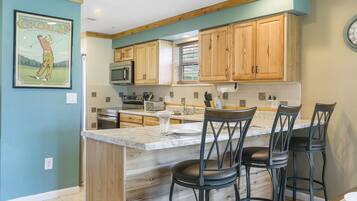 Condo, Multiple Beds, Patio, Golf View | Private kitchen | Fridge, microwave, oven, stovetop