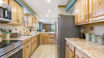 Condo, Multiple Beds, Patio, Golf View | Private kitchen | Fridge, microwave, oven, stovetop