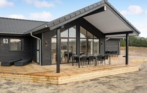 Outdoor dining - Pet friendly home in Skjern with sauna (Skjern)