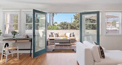 Chic Remodeled Condo At West Beach Sure To Charm