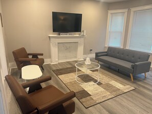 Living area - Cozy, Comfortable and Beautiful Renovated House (Detroit)