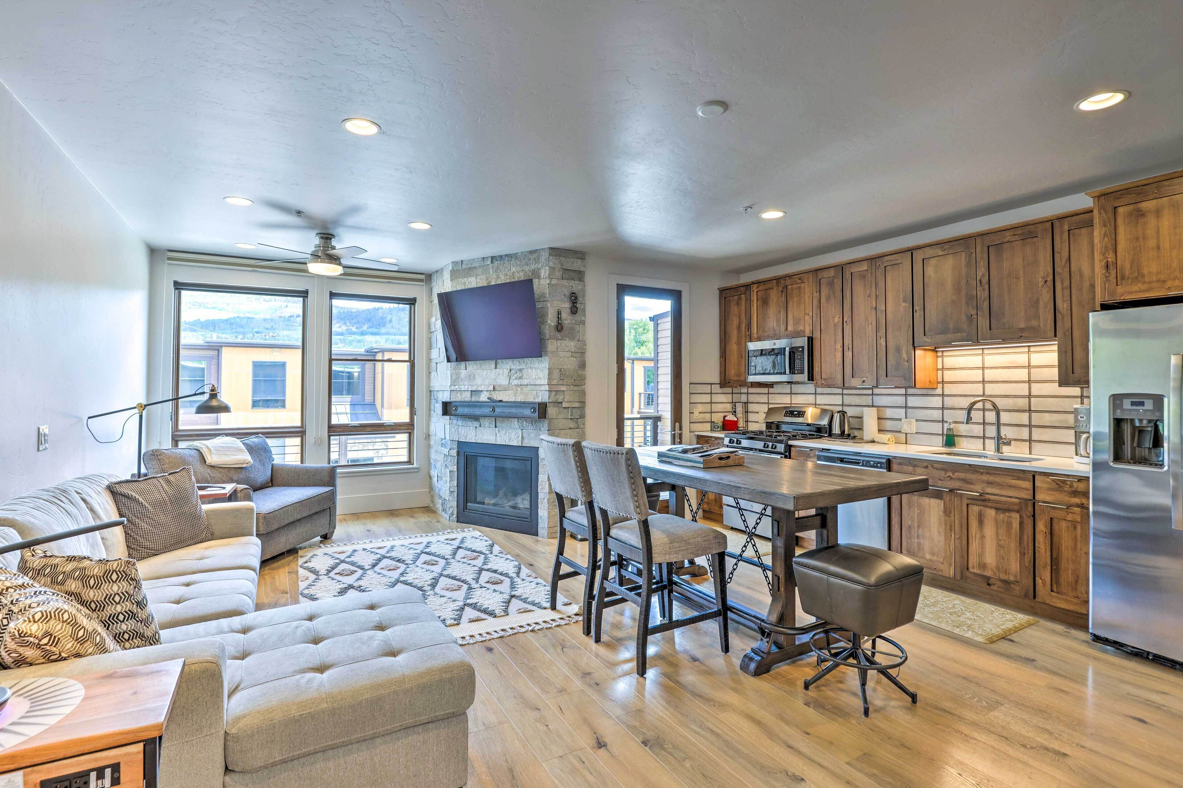 Silverthorne Condo w/ Balcony: 3 Mi to Reservoir