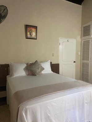 3 bedrooms, free WiFi, bed sheets