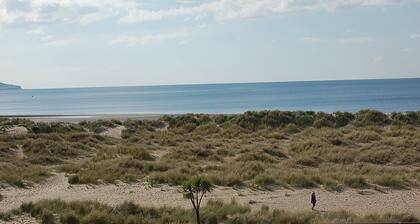 Sand Dune Apartment (wheelchair accessible) in Barmouth