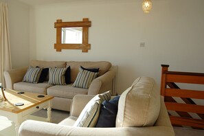 Living area - Ty Traeth Beach House (Tywyn)
