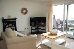 Living area - Ty Traeth Beach House (Tywyn)
